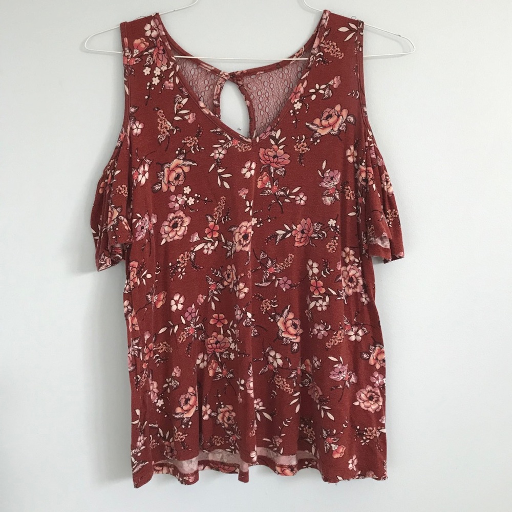 Flower detailing shirt